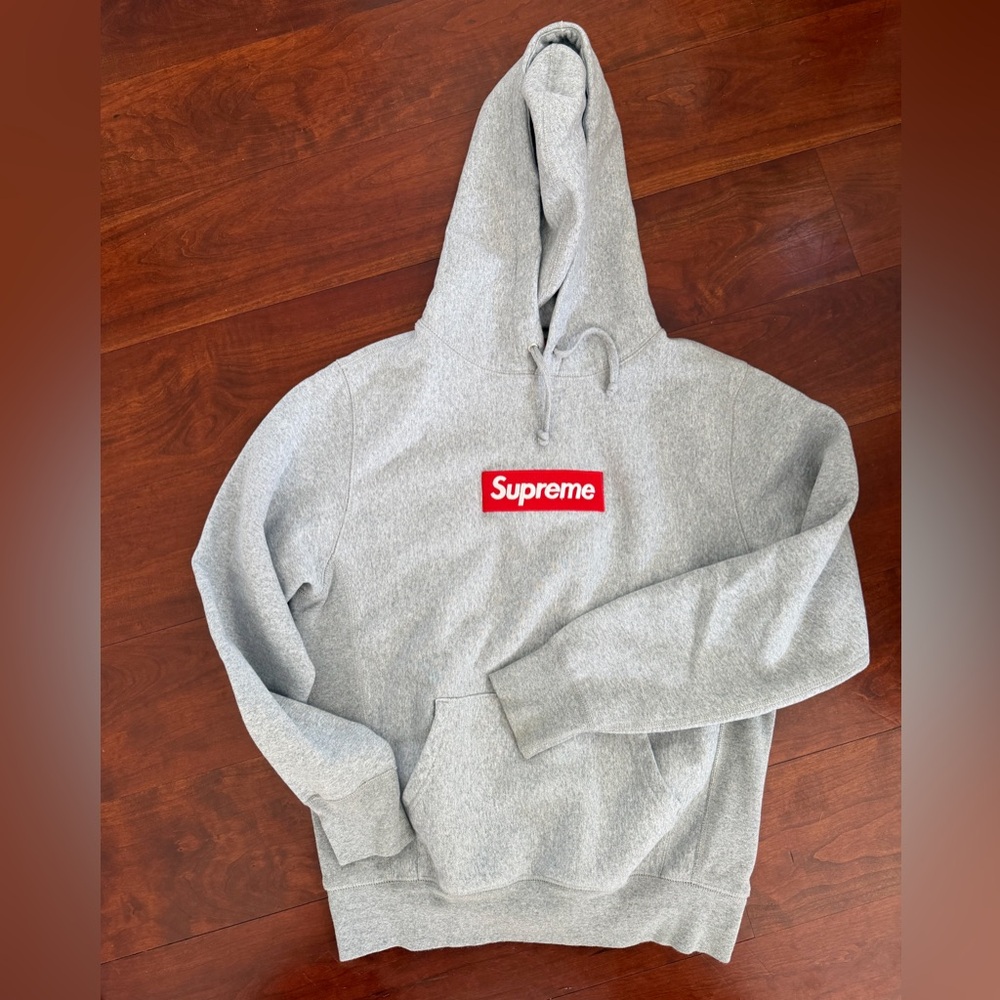 Supreme FW17 Grey Box Logo Hoodie – Authentic – Made in Canada, size small